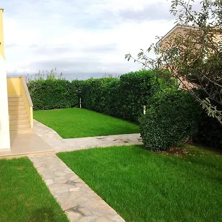 Dominique 아파트 닌