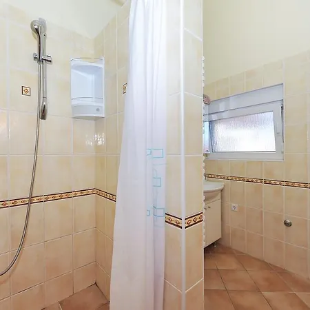 Апартаменты Dominique Нин