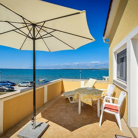 Apartament Dominique Nin