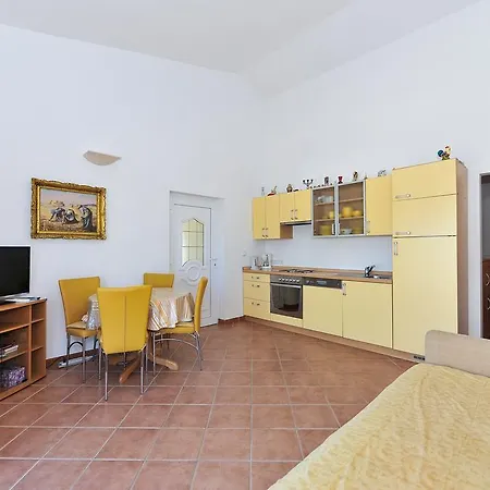 Dominique Apartament *