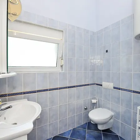 Dominique Apartament Nin